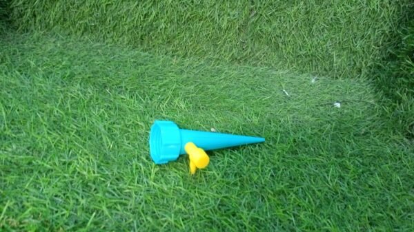 Plant Watering Spikes Sprinkler self Watering Spikes Water dripper for Plants