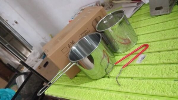 6aacdbcc-4f68-431f-917d-25e3cb54054b.jpg Small Deep Frying Pot With Strainer Basket (2 Pc Set / 1200 ML))