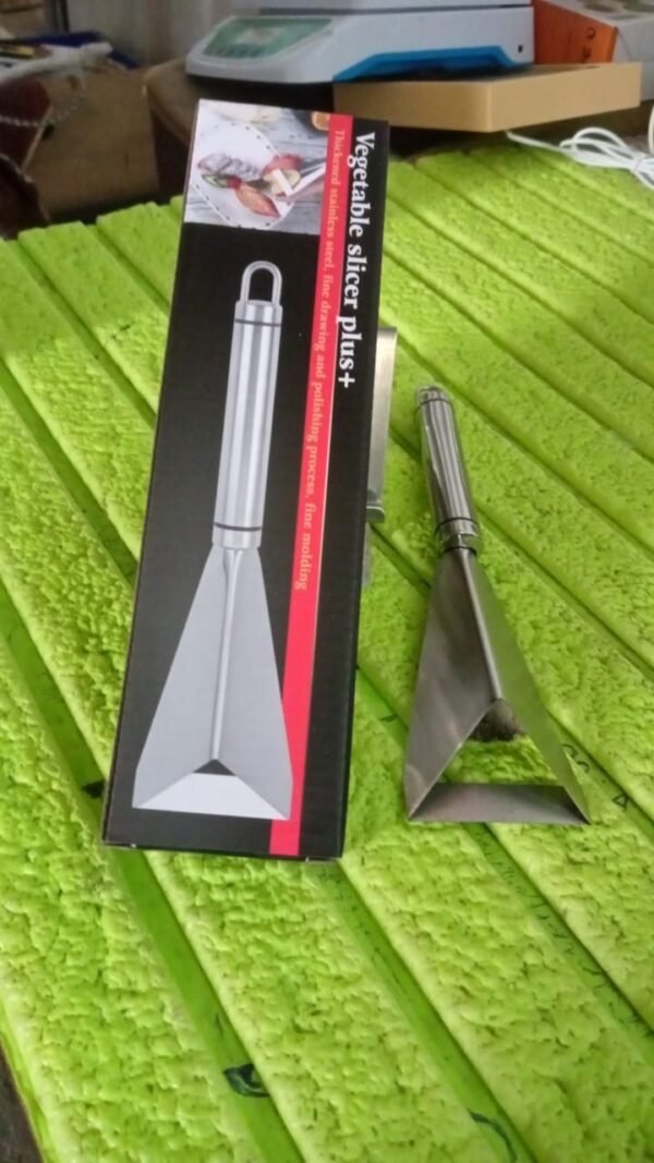 6aca30b9-00f0-4faa-bc77-a57f53ec16e1.jpg Stainless Steel Fruit Carving Knife - V Shape Channel Knife Tool (1 Pc)