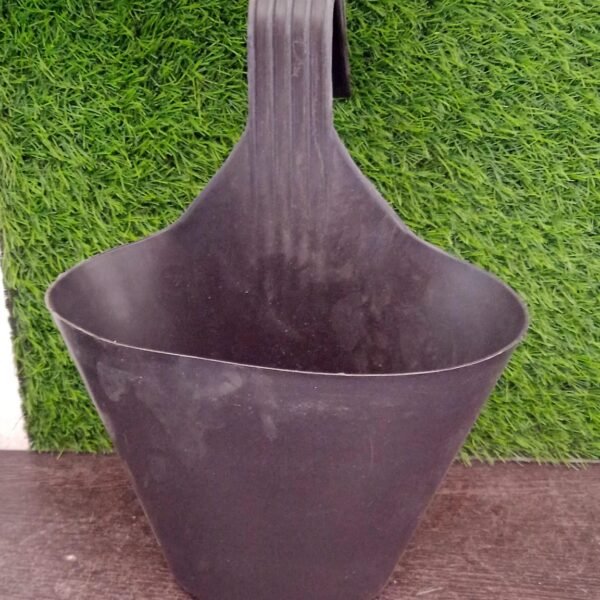 6bb2deac-b613-4810-af5f-4c98658ecea3.jpg Hanging Planter Pot used for storing and holding plants