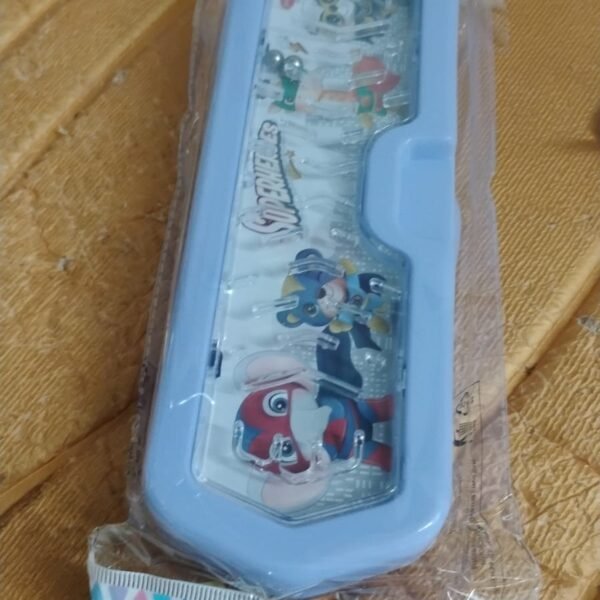 6bb50a64-c8ed-4fa4-bfc3-fdb4eb65be7b_c8de36c0-db29-46eb-9e27-1dc289808035.jpg Cartoon Character Printed Plastic Pencil Box with Built-in Maze Puzzle Game (1 Pc)