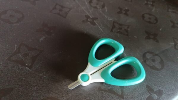 6d683272-53b2-4d7f-9e68-50bec1235cb7.jpg Baby Safety Nail Cutter Scissors for Safe Nail Clipping (1 Pc)