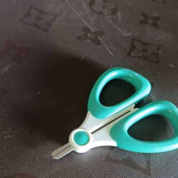 6d683272-53b2-4d7f-9e68-50bec1235cb7.jpg Baby Safety Nail Cutter Scissors for Safe Nail Clipping (1 Pc)