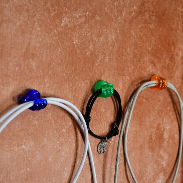 6image_7125aebf-82a3-4d1d-b174-cca64f292b3a.jpg 10pc Multi functional Hand Shape Wall Clip Hanger Keys Cable Holder (Moq -4pc)