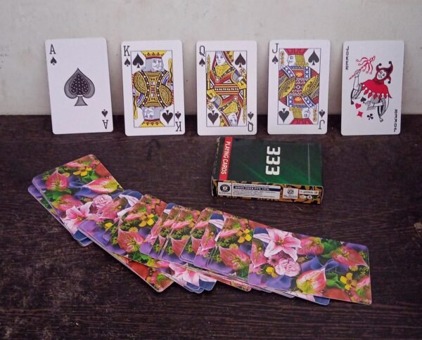 75885d19-a627-4e39-884d-13603398bcda.jpg Luxury Playing Cards Deck with HD Printing & Premium Quality