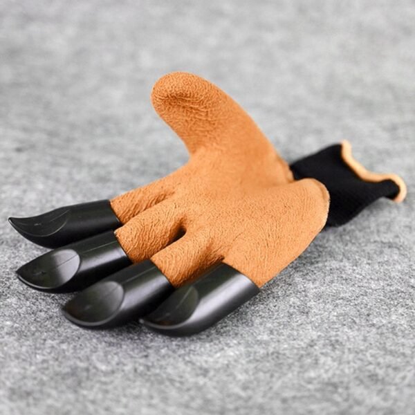 761205_9d9c7b34-e2b6-4ea1-bf7d-3de65fb75f10.jpg Garden Gloves