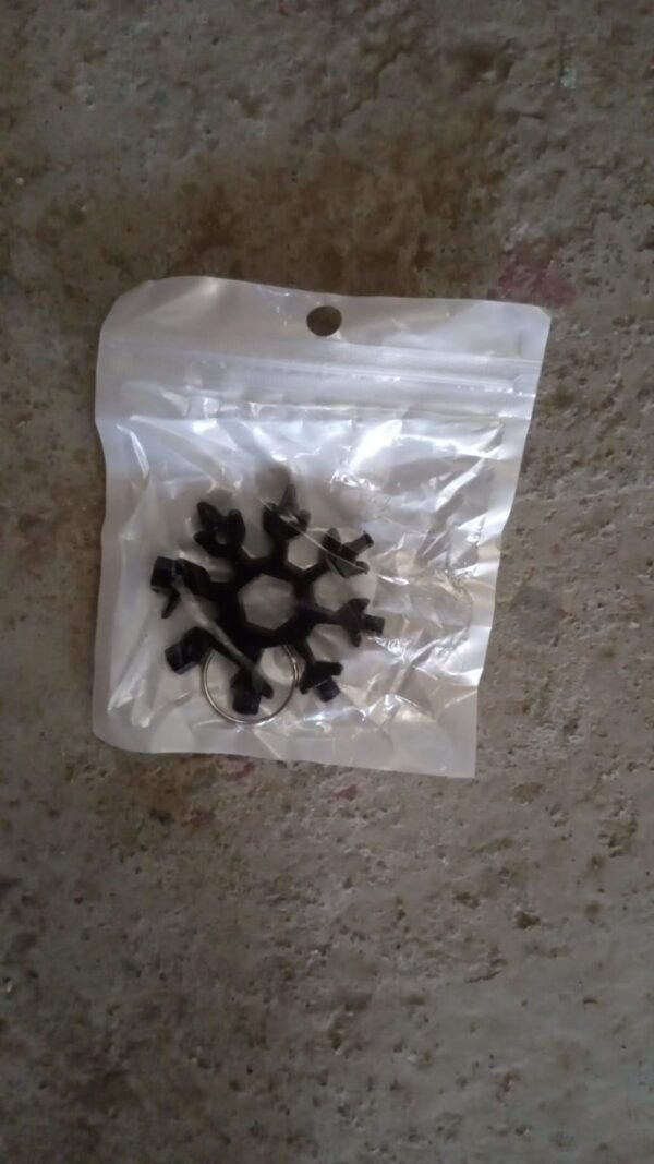 Durable 18-in-1 Snowflake Multi-Tool – Portable Bottle Opener, Screwdriver & Wrench