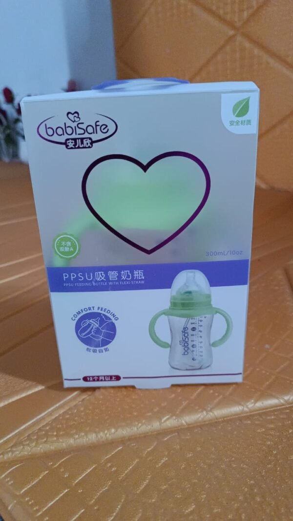 7b8da8ee-1992-4bbb-bf60-884476000acc.jpg Plastic Baby Feeding Bottle with Handles, Cleaning brush & Straw (300 ML / 1 Pc)