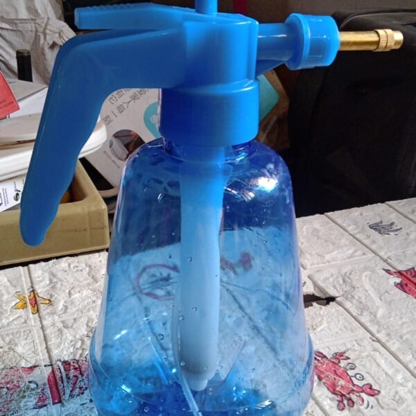 Garden Pressure Sprayer Bottle 1.5 Liter Manual Sprayer