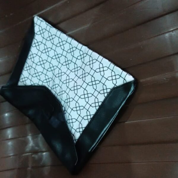 833b4462-76b8-44c5-bee9-d0ceab285278.jpg Multipurpose Pouch With Magnetic Lock(1 Pc / 19×14 Cm)