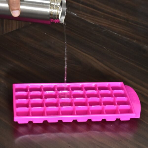 32 Cavity Ice Tray For Making And Creating Ice Cubes Easily.