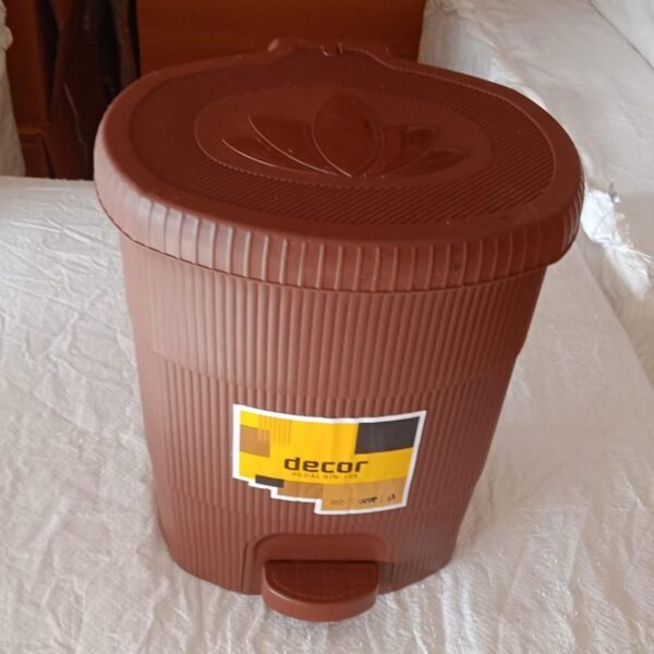 8b66c4ec-a6ad-4d3f-be07-63a90272fc36.jpg Mini Plastic Pedal Dustbin for Kitchen, Office & Car Use (1 PC)