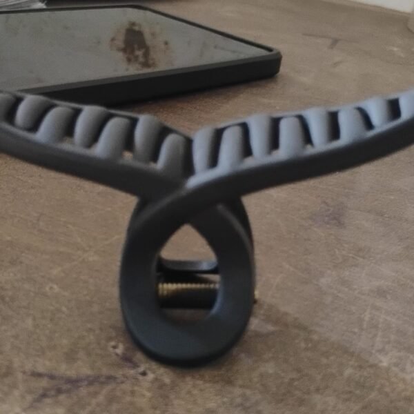 Plastic Hair Claw Clips Strong Clips (1 Pc / Mix Design & Color), Hair accessories (1 Pc / Mix Design & Color)