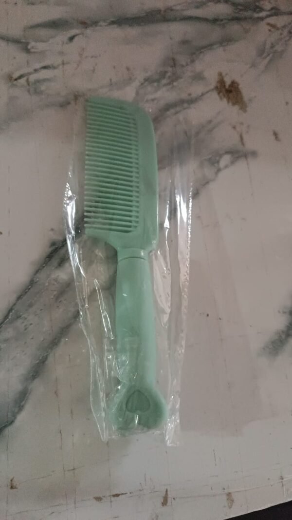 939dbc73-1469-4fda-bcff-745aa5d1387b.jpg Plastic Hair Comb with Heart-Shaped Handle (1 Pc)