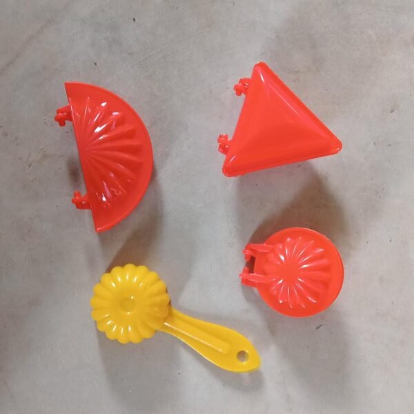 4 Pcs Plastic Red Kitchen Tool Mould Dough Press