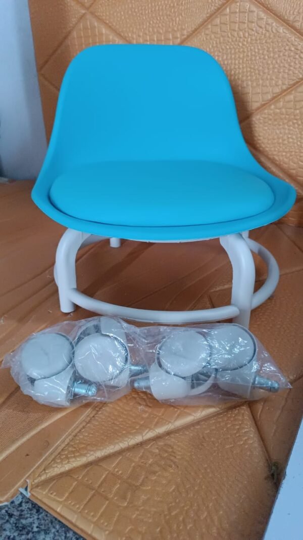 95da7c8c-2c95-4334-92fc-e5387bb4ad11.jpg Plastic Low Round Rolling Stool with Wheels Pedicure Stool (1 pc / Mix Color)