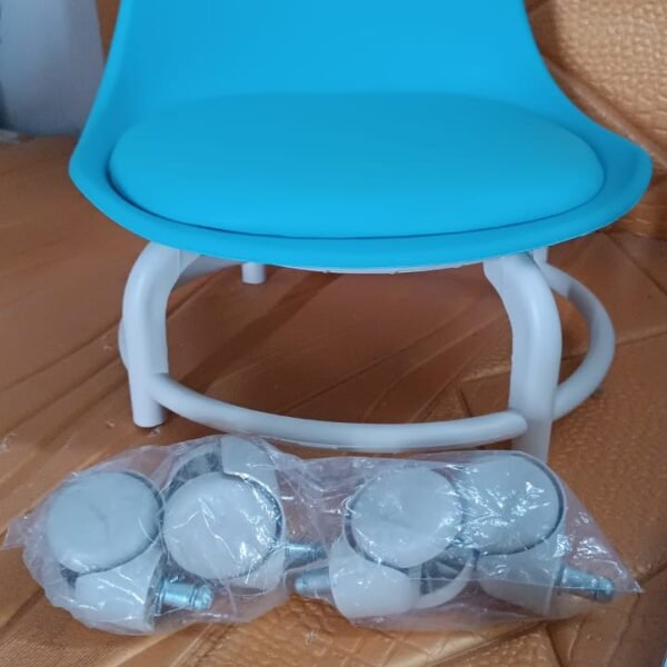 95da7c8c-2c95-4334-92fc-e5387bb4ad11.jpg Plastic Low Round Rolling Stool with Wheels Pedicure Stool (1 pc / Mix Color)