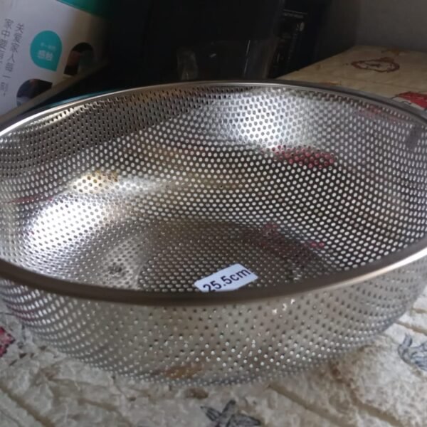 9678c1dd-bd01-4eee-8bfe-b1dcc55f5ff2.jpg Stainless Steel Colander with Handle, Large Strainer Basket for Kitchen (25.5 cm)