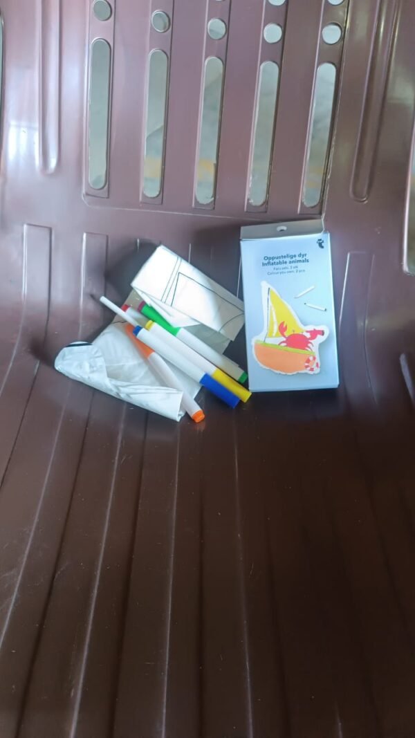 9b416783-d92b-4bac-a8da-3dff1eeddba9.jpg Multicolour colour-your-own inflatable animals With 6pcs Colored Pen Markers (1 Set)