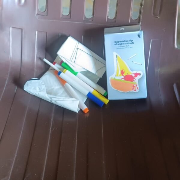 9b416783-d92b-4bac-a8da-3dff1eeddba9.jpg Multicolour colour-your-own inflatable animals With 6pcs Colored Pen Markers (1 Set)