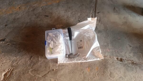 9bff1243-1f16-4353-8895-e7b08a4276da.jpg 33 in 1 Picture Hangers Photos Hanging Hardware Kit (1 Set)