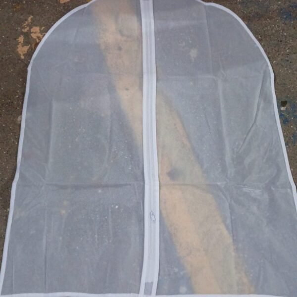 9cc7afe6-eec0-4997-a171-6c95beddd8db.jpg Foldable Non Woven Suit Cover (80×56 CM / 1 Pc / White Side Chain Suit Cover)