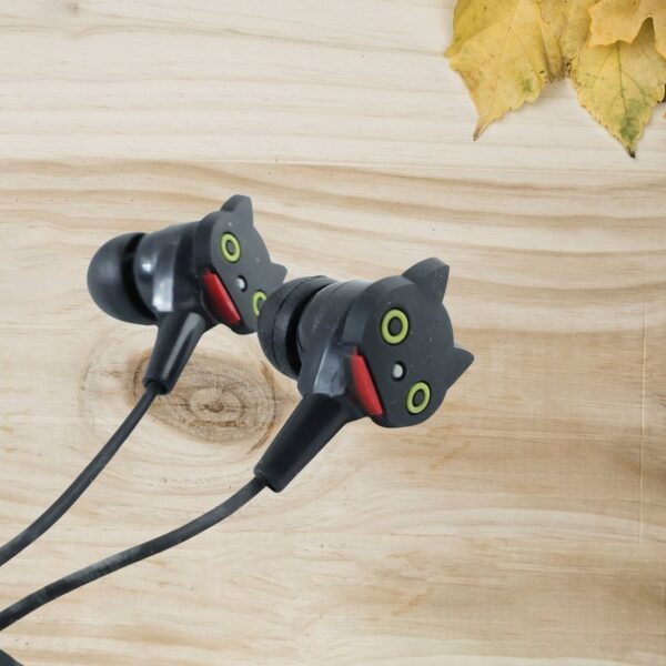 CatTravelEarphones-05.jpg Cute Cartoon Style Wired In-Ear Earphones (1 Set)