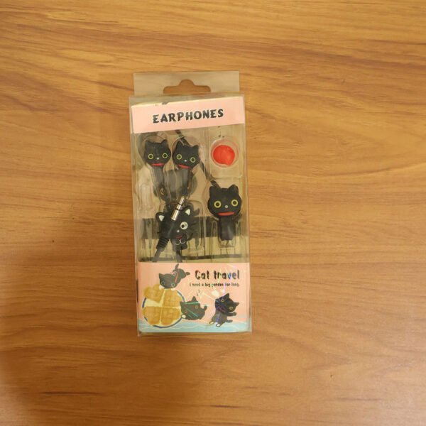 CatTravelEarphones-live.jpg Cute Cartoon Style Wired In-Ear Earphones (1 Set)