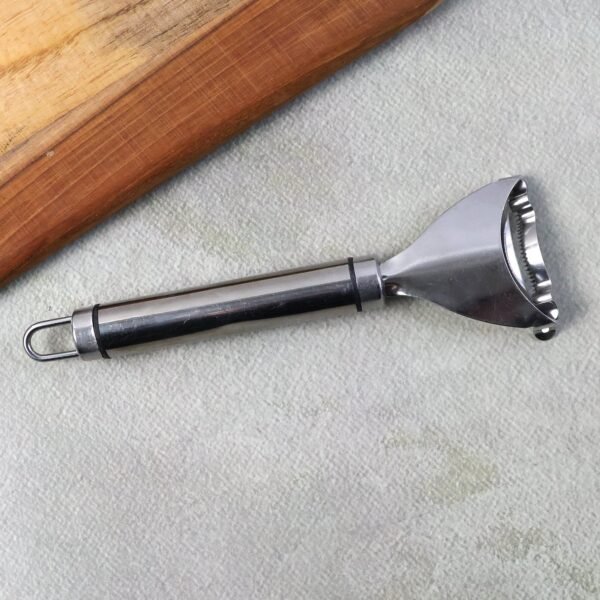 Corncobstripper-07.jpg Stainless Steel Fruit & Vegetable Peeler with Serrated Blade (1 Pc)