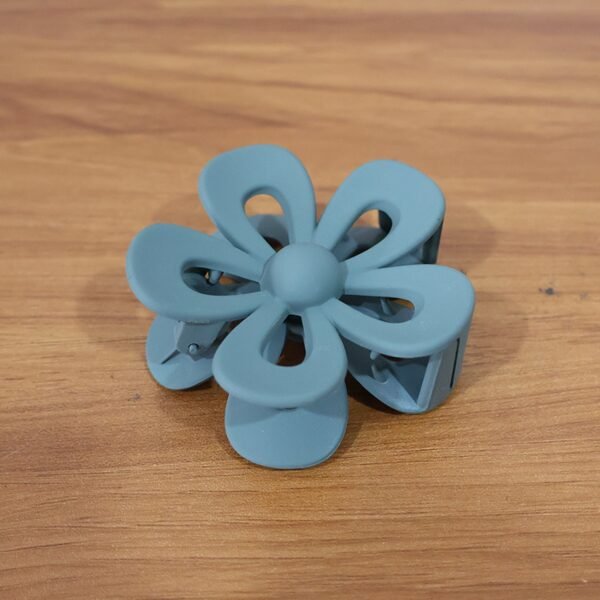 Flower Shaped Hair Claw Clip – 1 Pc