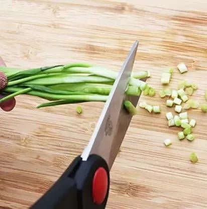 KybGyyHB6autzwyRAp7OLhgJDBARVbffyEC1rApN.jpg Kitchen Knife Set with Wooden Block and Scissors, Chhari (5 pcs, Black)