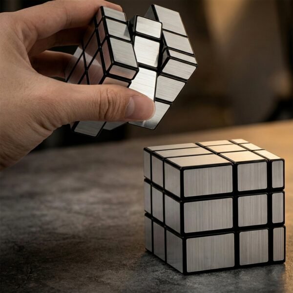Mirror-Cube-02.jpg Mirror Cube – 3x3 Puzzle Cube with Reflective Silver Surfaces
