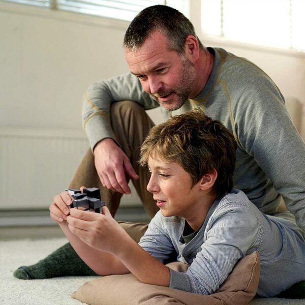 Mirror-Cube-04.jpg Mirror Cube – 3x3 Puzzle Cube with Reflective Silver Surfaces