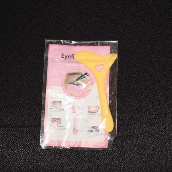 SiliconeEyeliner-live.jpg Eyeliner & Mascara Guard Stencil - (1 Pc)