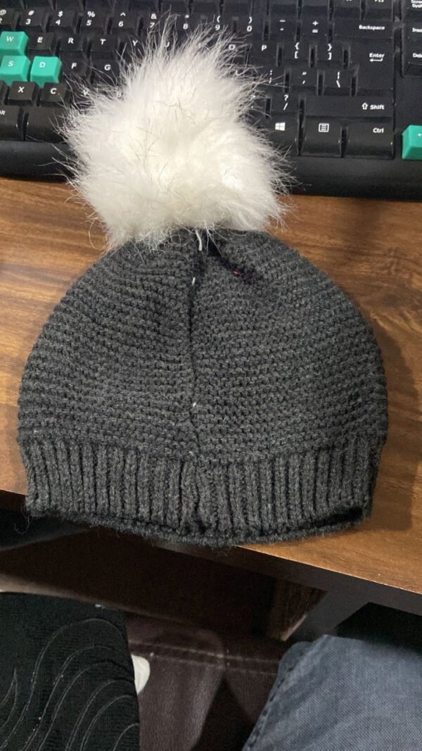 Men's and Women's Skull Slouchy Winter Woolen Knitted Black Inside Fur Beanie Cap