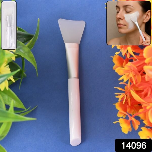 WhatsAppImage2025-05-02at16.02.22_1.jpg Silicone Face Mask Applicator Brush (1 Pc)