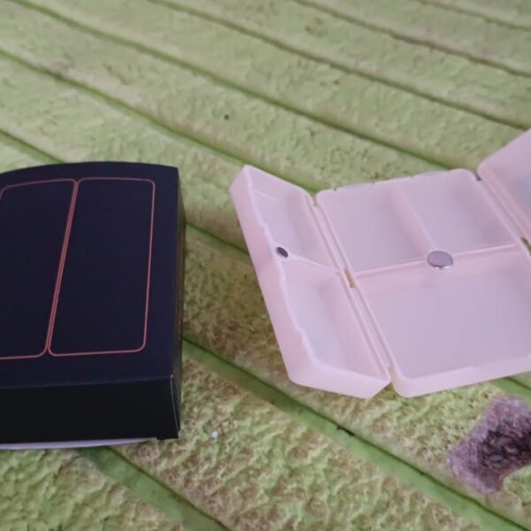 a6af6abb-1ec8-4dce-a287-a2648d442009.jpg Magnetic Pill Organizer, 7 Compartments Portable Pill Case (1 Pc)