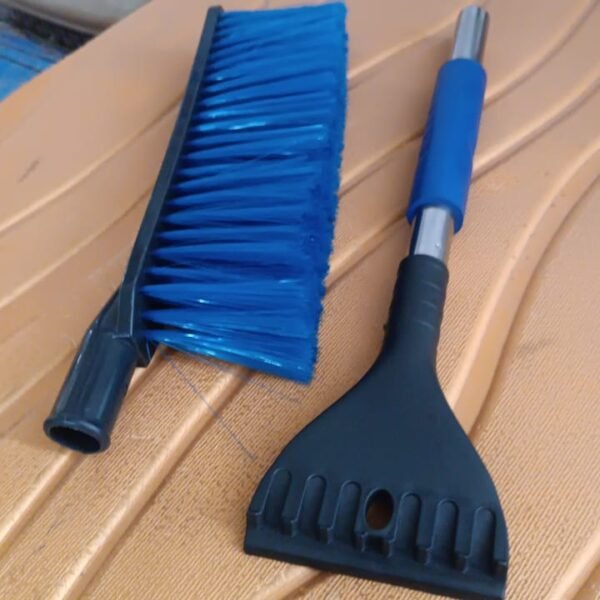 a841e6a8-cf2e-4380-913f-95252694fe9b-1.jpg Ice Scraper Car Snow Brush 2 in 1 Comfortable Grip (1 Pc / 67 Cm Long)