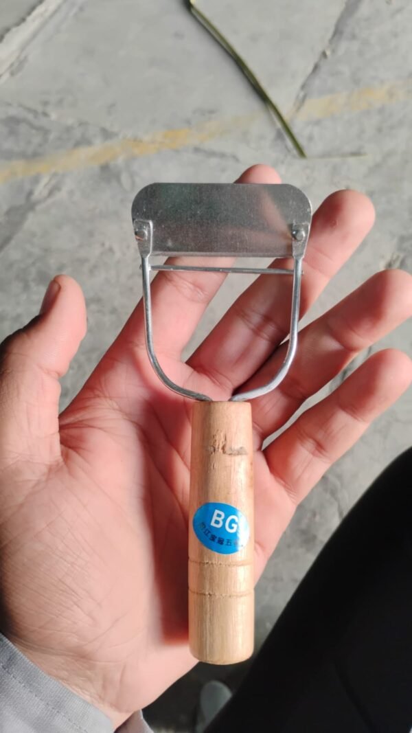 ad262cea-fc35-4cf0-8cbe-19d68a1ba384.jpg Wooden Handle Metal Vegetable Cutter, Peeler, Slicer (1 Pc / B Grade)