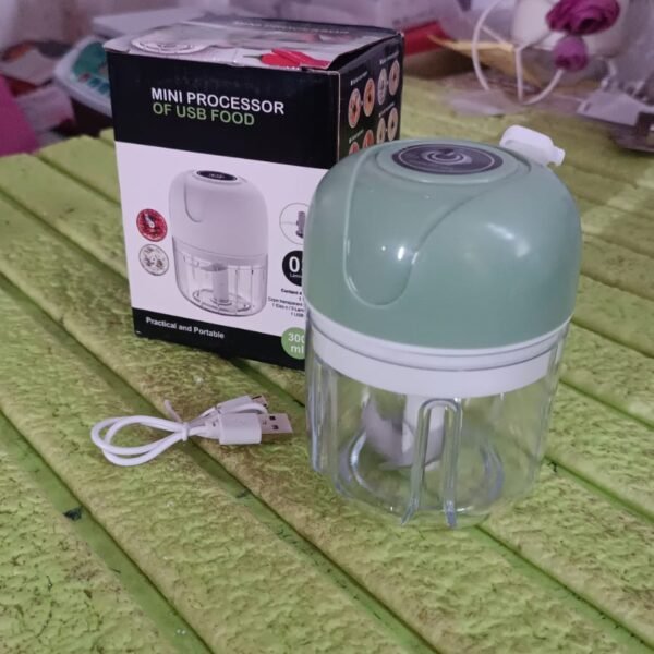 ad4485dc-62c1-4ff0-b816-9f3bf83f172e.jpg Wireless USB Rechargeable Mini Electric Garlic Machine / Chopper (250Ml)