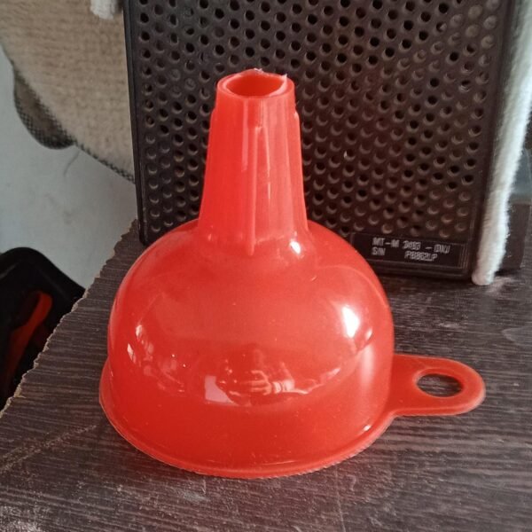 Food-Grade Silicone Funnel: Safe & Easy Transfer for Liquids & Grains (1 Pc)