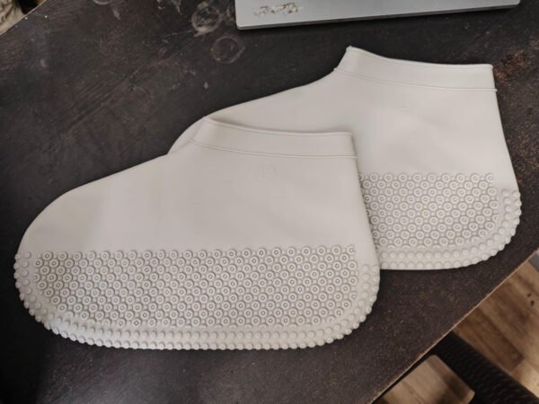 Non-Slip Silicone Reusable Waterproof Anti-Skid Shoe Covers (Large, 1 Pair)