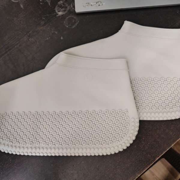 Non-Slip Silicone Reusable Waterproof Anti-Skid Shoe Covers (Large, 1 Pair)