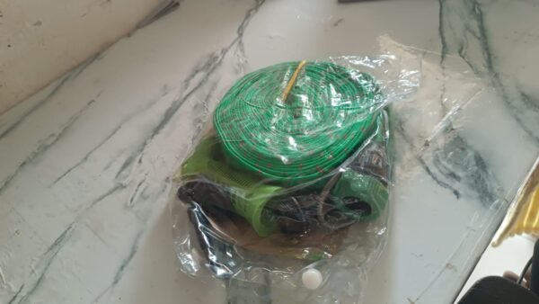 b9334336-3890-43f2-9452-a9ce917257e4.jpg Approx 10 Meter Flexible Garden Water Pipe with High-Pressure Spray Nozzle