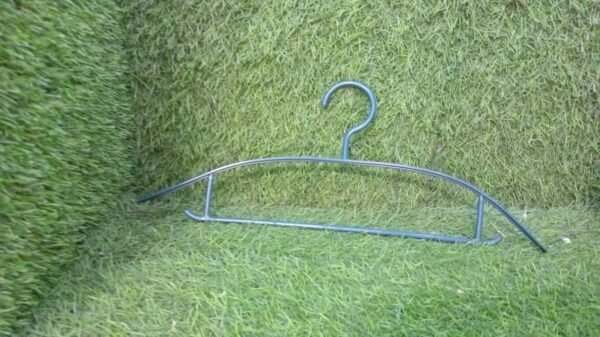 Plastic Clothes Hangers, Slim & Durable Space-Saving Hangers (10 Pack)