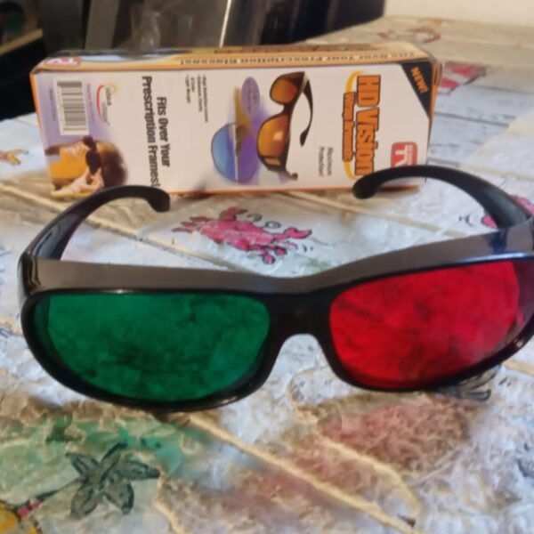 Stylish UV-Protected Sunglasses for All-Day Comfort – Perfect for Any Light! (1 Pc)