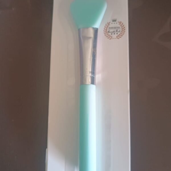 c28b6220-af2f-41df-923c-fefed0eba285.jpg Soft Silicone Face Mask Applicator Brush (1 Pc)