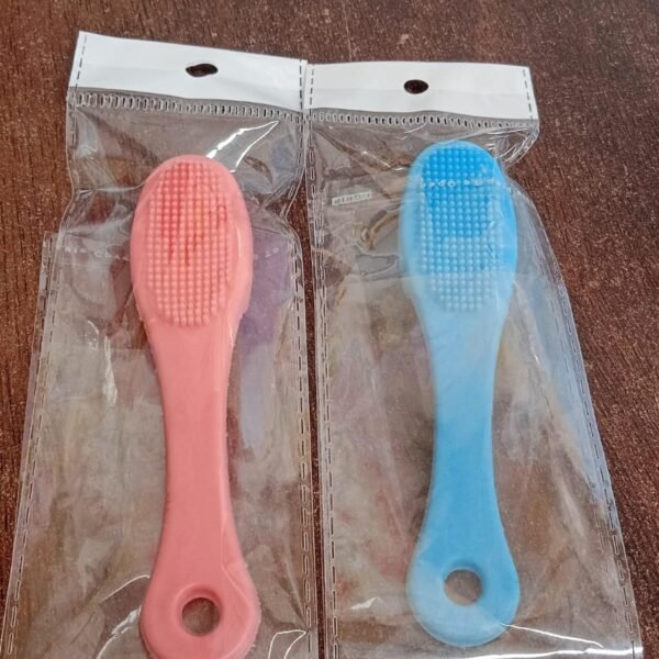 Silicone Makeup Cleaning Tool – Finger Brush Facial Cleansing Scrubber (1 Pc)