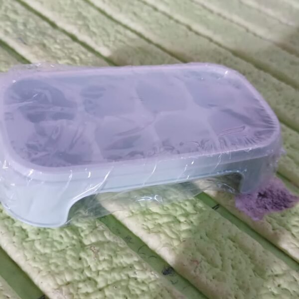 c3de7a4c-7611-422b-a79c-314d2ab5c396_554b5273-8761-4f3b-9d2e-21bd1522c510.jpg Ice Mold, 8 Grid Food Grade Portable Plastic Ice Tray (1 Pc / 15×8 Cm)