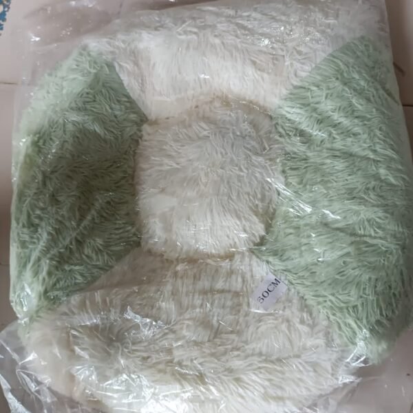 Ultra Soft Fluffy Pet Bed for Cats & Small Dogs – 1 Pc